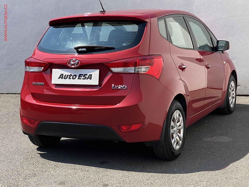 Hyundai ix20 (2019) 1.6CVVT, ČR, AC - fotka 4 z 16