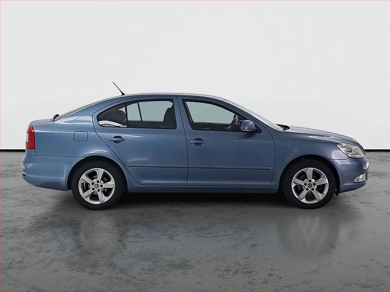 Škoda Octavia (2012) Elegance 1.6 TDI, Serv.kniha - fotka 6 z 16