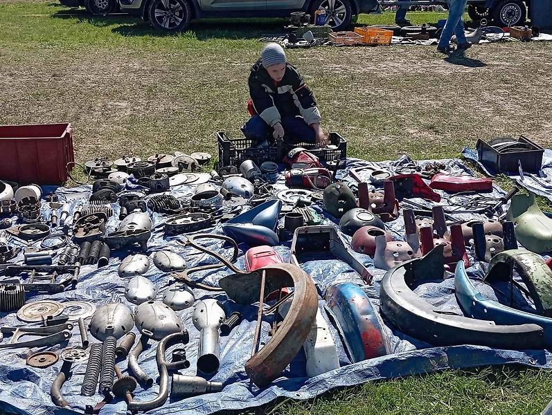 Plochu letiště ve Velké Dobré zaplnili od pátku do soboty zejména vyznavači motorismu.