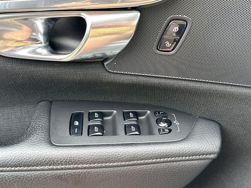 Volvo V90 (2019) 2.0 TDI 4x4 Automat CROSS COUN - fotka 11 z 31