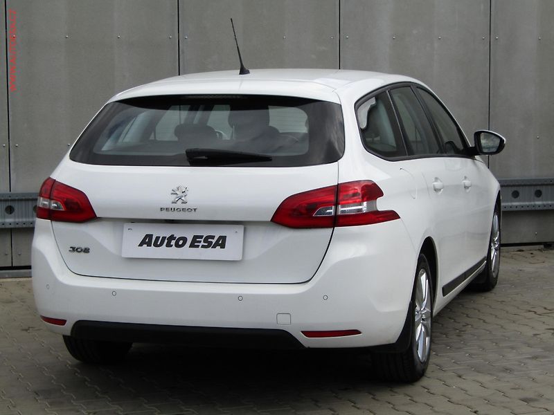 Peugeot 308 (2017) 1.6HDi, ČR, LED, park.čidla - fotka 4 z 18