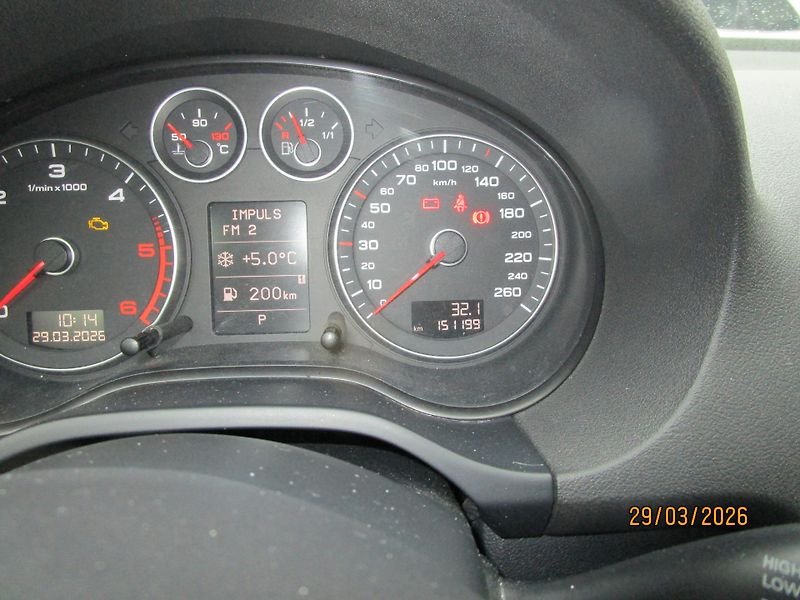 Audi A3 (2009) 2,0 TDi DSG panorama - fotka 11 z 28