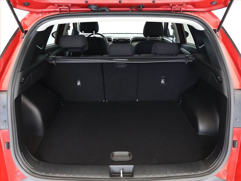 Hyundai Tucson (2022) 1.6 T-GDI - fotka 11 z 15