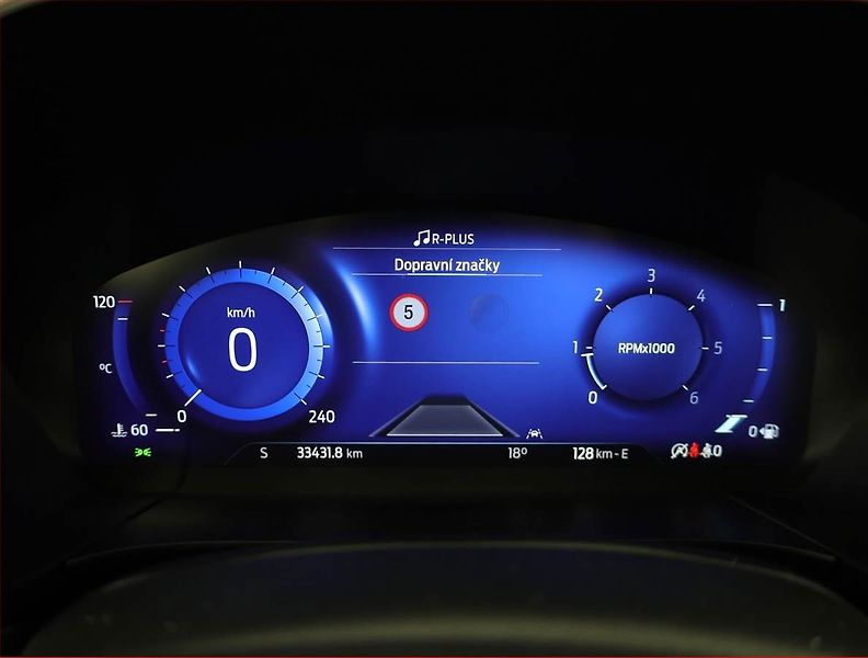 Ford Kuga (2020) ST-Line 2.0 EcoBlue mHEV - fotka 9 z 21