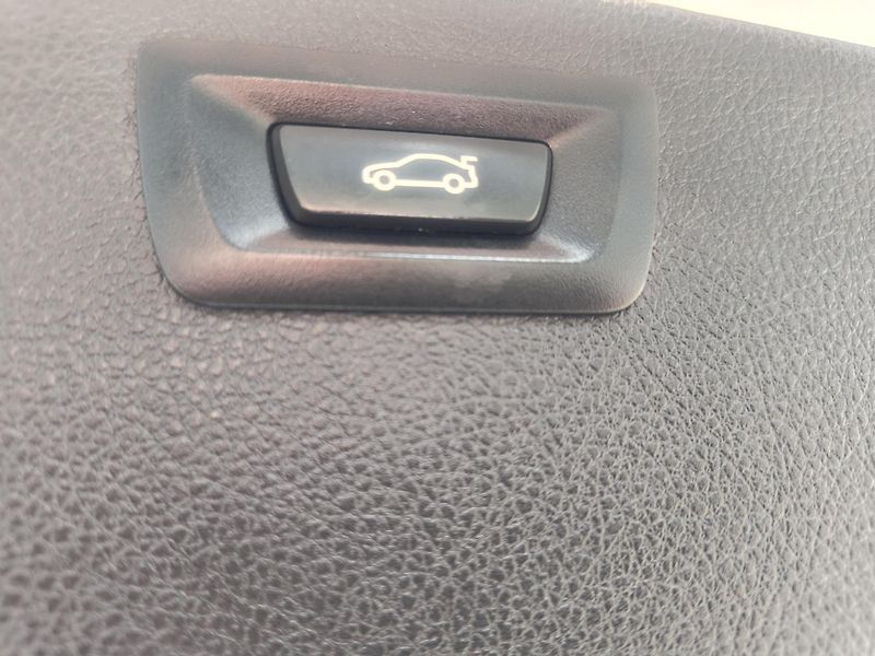 BMW Řada 3 (2019) 320 M XD AT ČR/NAVI/KAMERA/ALU - fotka 20 z 53