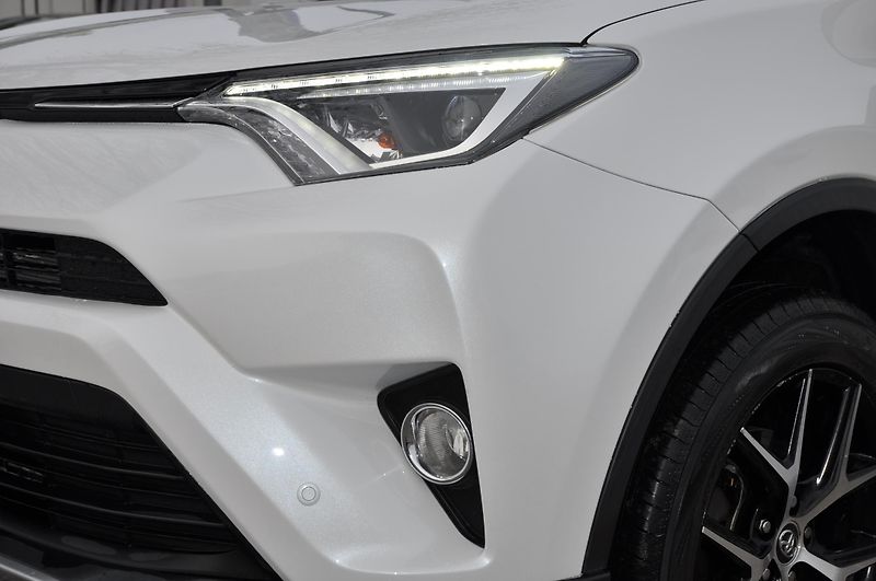 Toyota RAV4 2.0VVTi 112kW 4x4 Automat - fotka 22 z 22