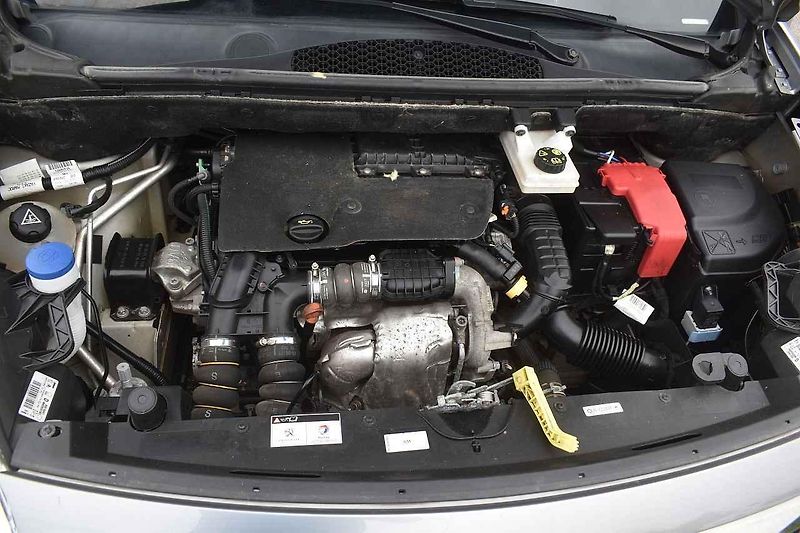 Peugeot Partner byl čtyři roky starý a najel 84 000 kilometrů
