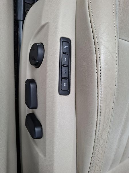 Škoda Superb (2016) 2.0 TDI Elegance, alkantara - fotka 16 z 21