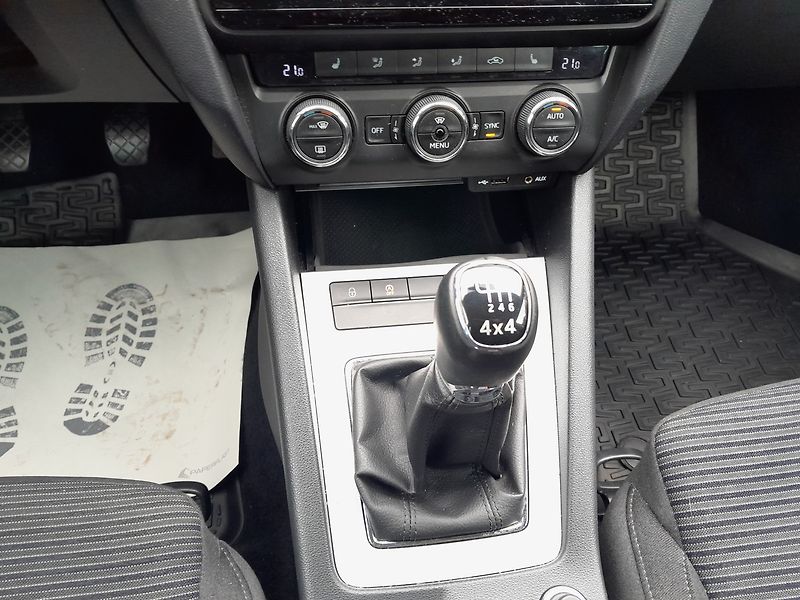Škoda Octavia 2.0 TDI 4x4 110 kW - fotka 14 z 24
