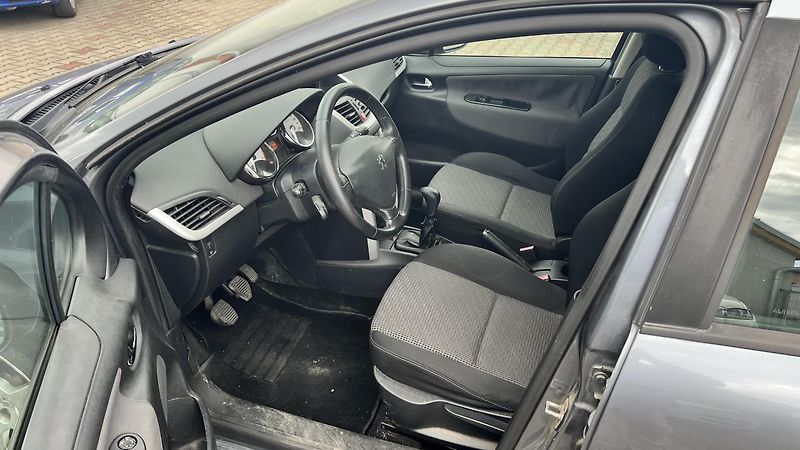 Peugeot 207 207 1.6 Hdi SW - fotka 7 z 9