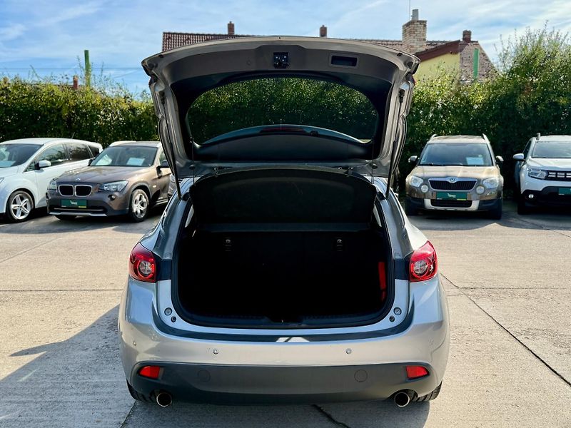 Mazda 3 - fotka 9 z 9