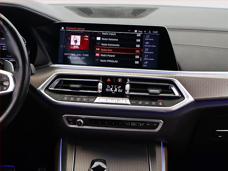 BMW X5 (2021) xDrive40i - fotka 10 z 24