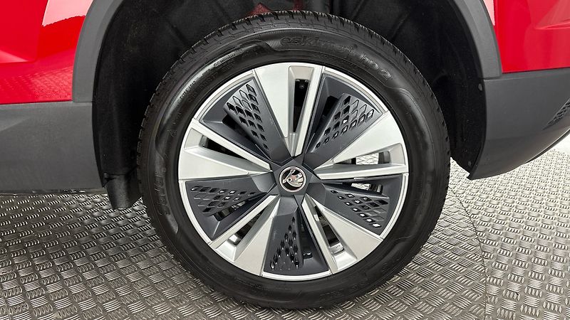 Škoda Karoq 1.5 TSI Ambition - fotka 19 z 25