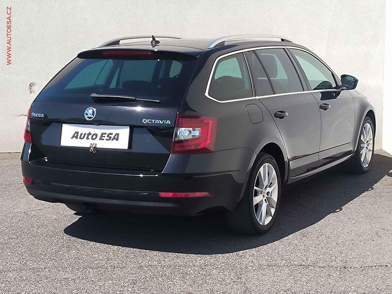 Škoda Octavia (2018) 1.6 TDi, Style, DSG, LED - fotka 4 z 26