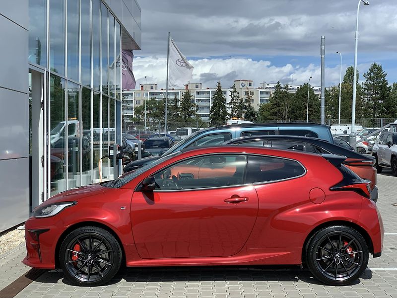 Toyota GR Yaris GR DYNAMIC 4WD 1.6 TURBO 192kW - fotka 4 z 42
