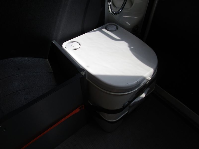 Peugeot Boxer 2.2HDi, Obytný, 5 míst - fotka 46 z 67