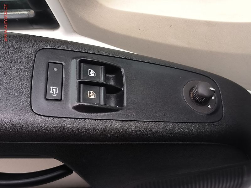 Citroën Jumper (2019) 2.2HDi L1H1, AC, stř.nosič - fotka 16 z 19