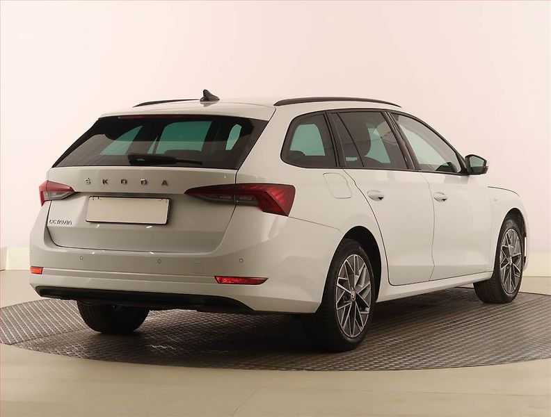 Škoda Octavia (2023) Ambition 2.0 TDI, Automat - fotka 5 z 30