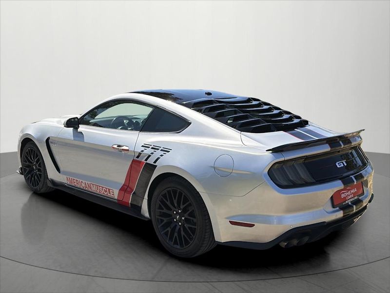Ford Mustang 5,0 331 Kw GT V8 Automat - fotka 5 z 32
