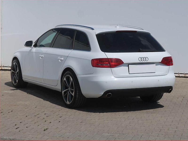 Audi A4 (2011) 3.0 TDI, 4X4, Automat - fotka 4 z 18