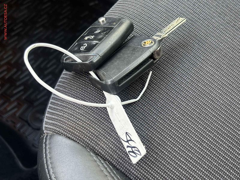 Škoda Octavia (2014) 1.2 TSi, Elegance, park.čidla - fotka 17 z 17