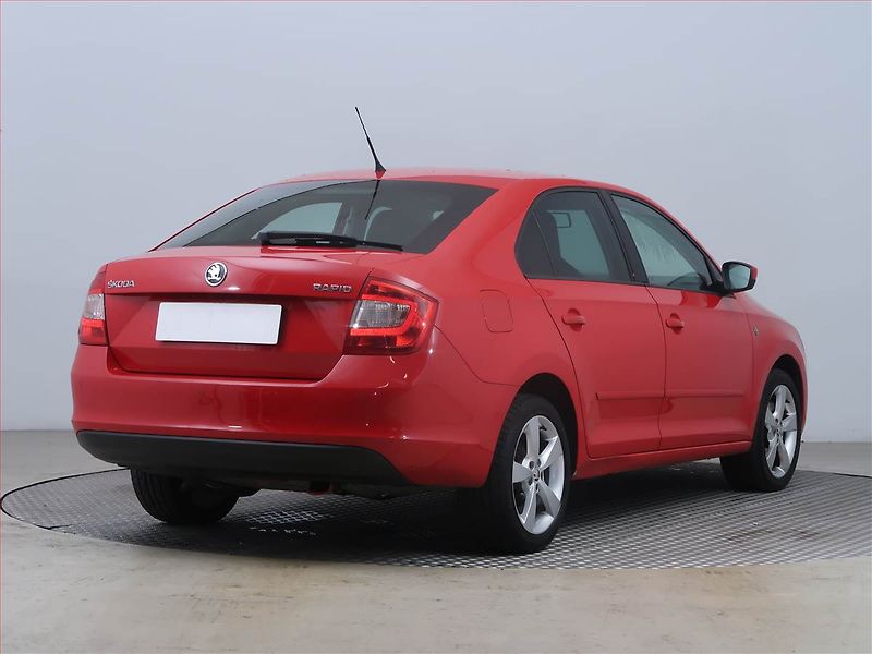Škoda Rapid (2014) 1.2 TSI - fotka 5 z 14
