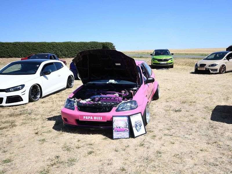 Tuningový sraz v Cebivi v sobotu 15. srpna pořádala skupina Car Meet Plzeň.