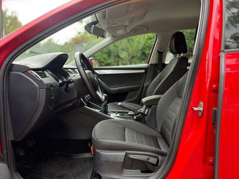 Škoda Octavia 1.6 1.MAJITEL ČR DPH NEBOURÁNO - fotka 16 z 25
