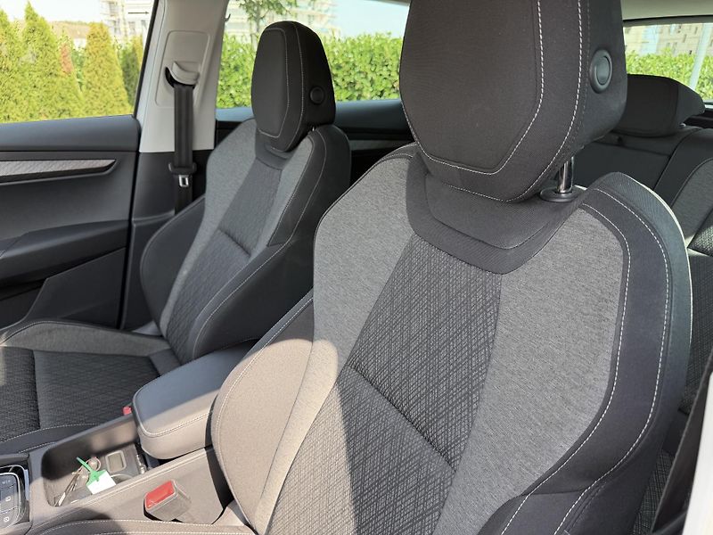 Škoda Karoq (2023) 2.0 TDi/STYLE/DPH/facelift - fotka 17 z 21