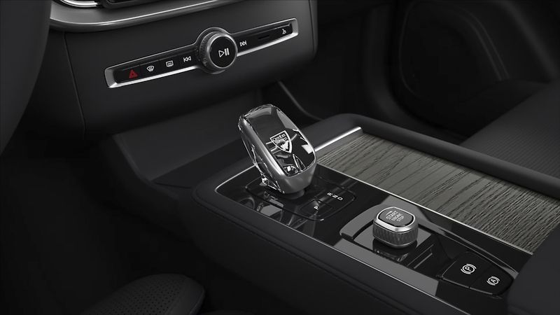 Volvo XC90 (2026) 2,0 T8  Plus Dark - fotka 10 z 12
