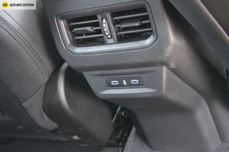 Renault Espace techno full hybrid E-Tech 200 - fotka 17 z 64