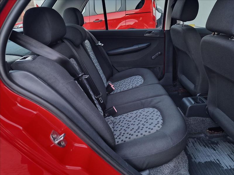 Škoda Fabia 1.2i 47kW,původ ČR - fotka 15 z 39