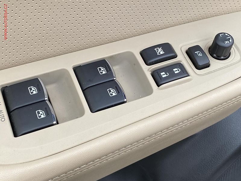 Subaru Outback (2017) 2.5i 4x4, ČR, AT, navi, LED - fotka 11 z 21