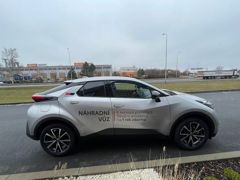 Toyota C-HR 2.0 Plug-In Hybrid Style - fotka 7 z 28