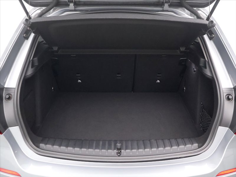 BMW Řada 1 1,5 116d 85kW Aut.klima LED - fotka 10 z 39
