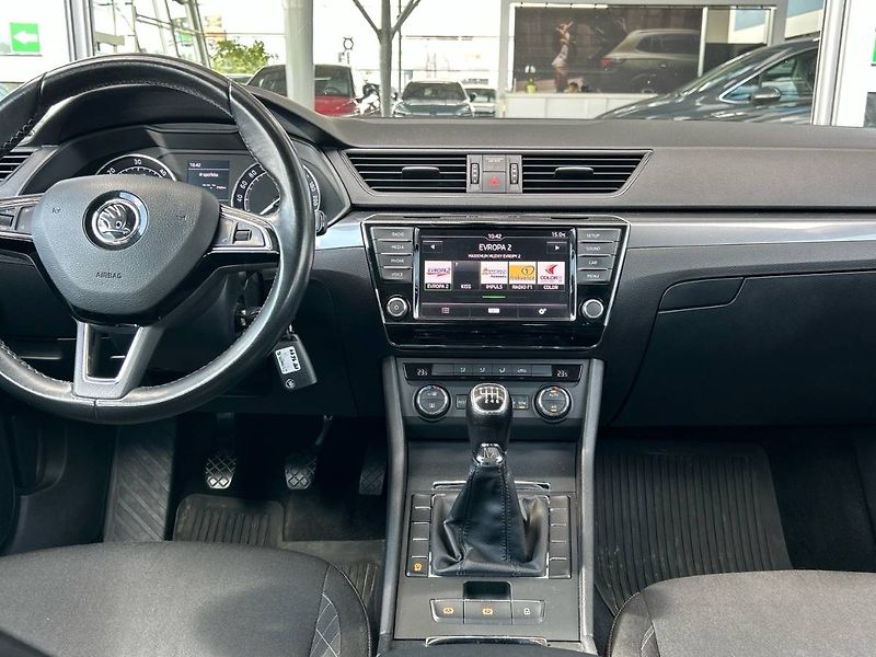 Škoda Superb (2017) 2.0 TDI Active - fotka 5 z 23