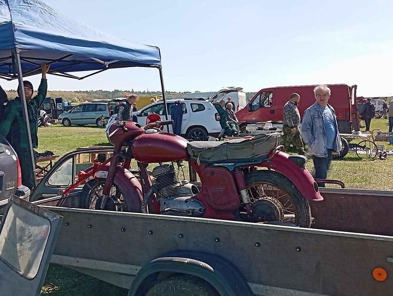 Plochu letiště ve Velké Dobré zaplnili od pátku do soboty zejména vyznavači motorismu.