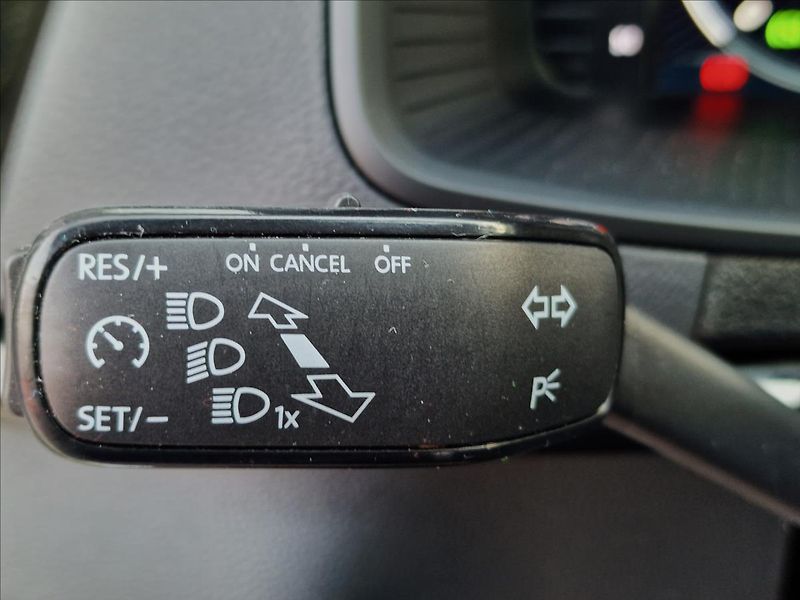 Škoda Karoq 2.0TDI DSG Style,ČR,1.Majitel - fotka 23 z 50