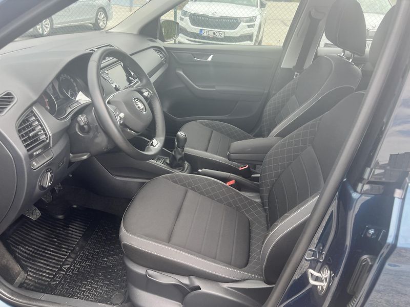 Škoda Fabia 1.0TSi 70kw KAMERA TEMPOMAT - fotka 9 z 43