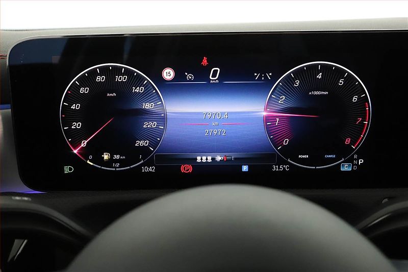 Mercedes-Benz CLA (2024) 200 - fotka 12 z 20