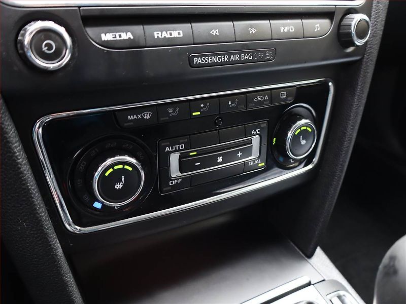 Škoda Superb (2014) Ambition Plus 1.4 TSI, ČR - fotka 13 z 15