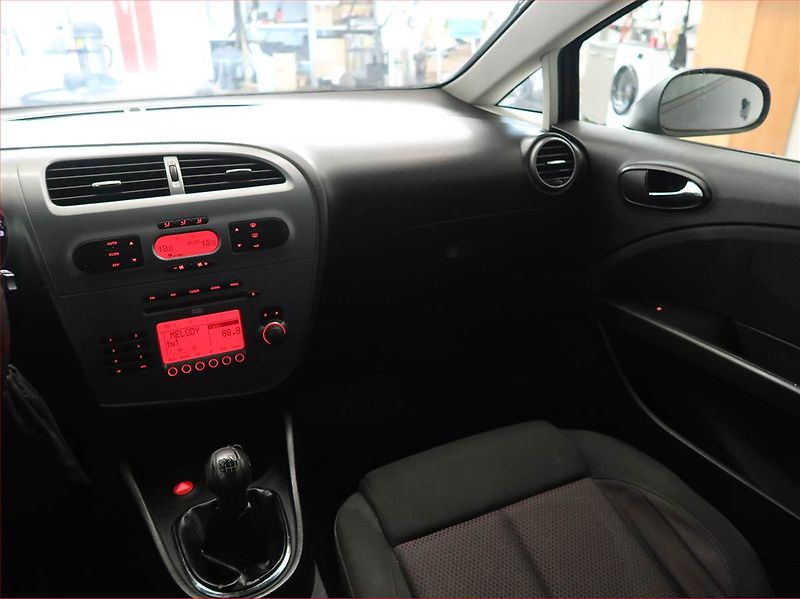 Seat Leon (2008) 1.6, Tempomat - fotka 8 z 13