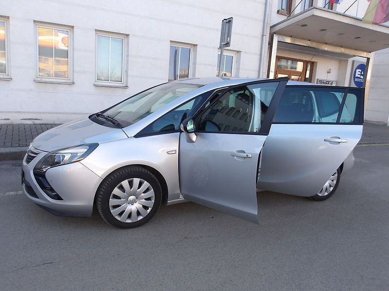 Opel Zafira 2,0DTi AUTOMAT !!! PĚKNÁ ! - fotka 15 z 41