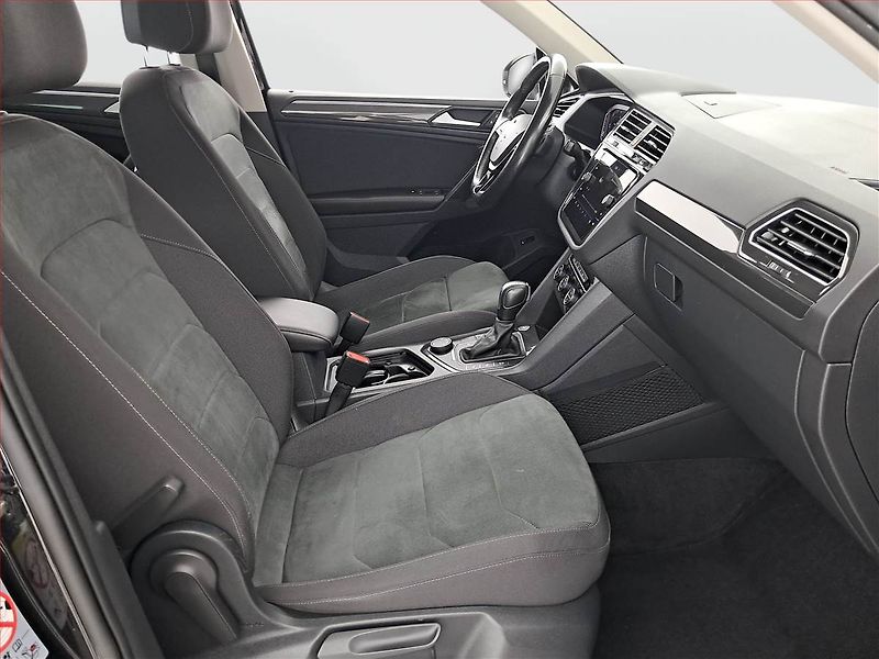 Volkswagen Tiguan (2020) 2.0 BiTDI - fotka 9 z 24