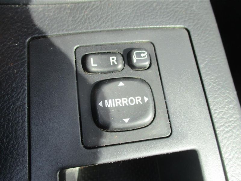 Toyota RAV4 2,2 D, 4x4, aut klima,kamera, - fotka 25 z 34