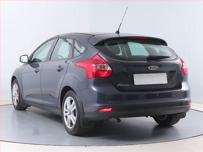 Ford Focus (2011) 1.6 i, Serv.kniha, Tempomat - fotka 4 z 13