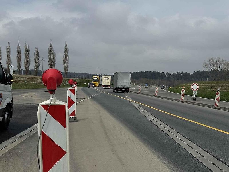 Práce na posledních kilometrech jihočeské části dálnice D3 postupují rychle.