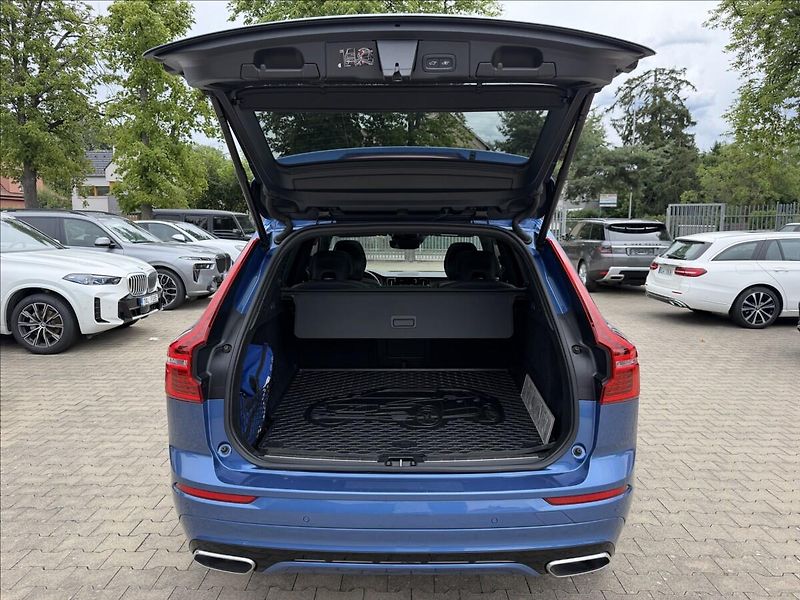 Volvo XC60 B4 2.0d 4X4 R-Design - fotka 29 z 29