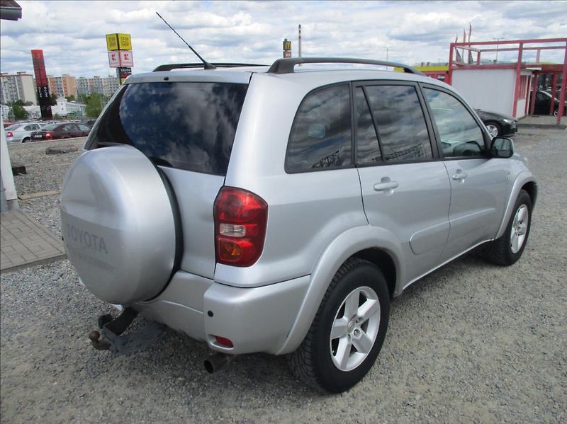 Toyota RAV4 2,0 D4D, klima,4x4,servis,tažn - fotka 5 z 34