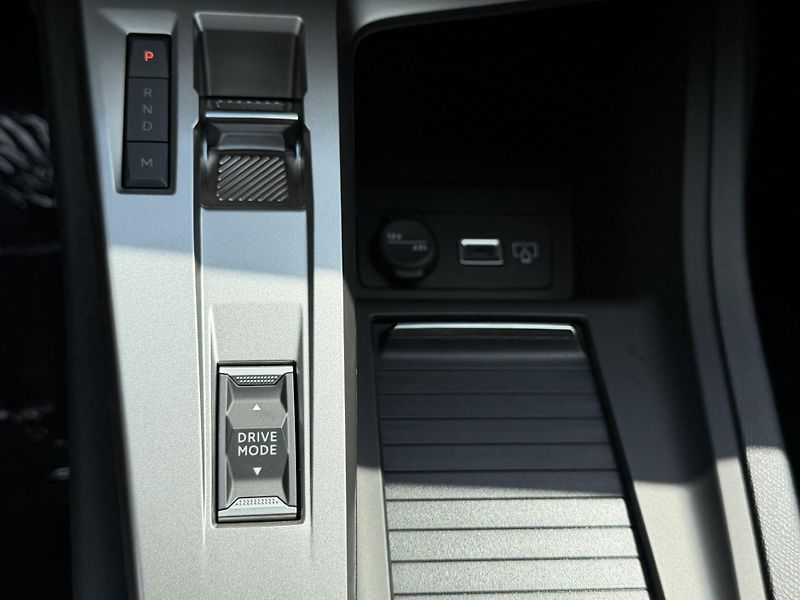 Peugeot 308 (2026) SW STYLE Hybrid 145 e-DCS6 - fotka 17 z 23